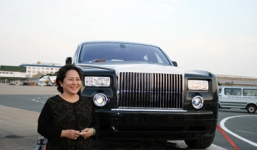 Nữ đại gia chơi ngông với siêu xe bị lừa 2.666 cây vàng