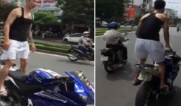 Thanh niên thả 2 tay, 'diễn xiếc' trên xe phân khối lớn