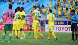 Video: Pha phản lưới nhà hài hước nhất lịch sử V-League 