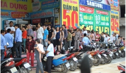 Chiêu độc: Uống 1 lít bia, tặng một lít xăng