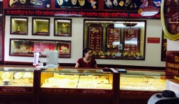 Nhà giàu Việt 'sợ hãi', hàng vàng ngồi “ngáp dài”