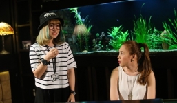 Mỹ Tâm đệm đàn cho học trò The Voice tập hát