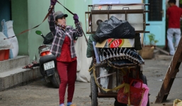 'Tỷ phú ve chai' đón con lên Sài Gòn đoàn tụ