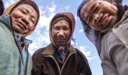 Kì lạ những người phụ nữ mang 'chiếc mũi của quỷ'