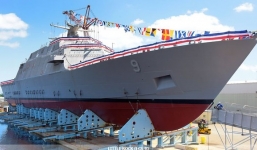 Video: Hải quân Mỹ hạ thủy chiến hạm hiện đại USS Little Rock