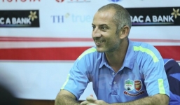  HLV Graechen nói gì sau khi đánh bại B.Bình Dương?