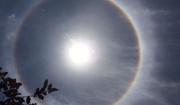 Xuất hiện quầng mặt trời rực rỡ kéo dài gần 3 tiếng tại Trung Quốc