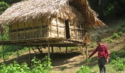 Vụ thảm sát 4 người ở Nghệ An: Nghi can đốt quần áo phi tang