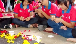 Muốn trở thành bác sỹ phải biết gấp hạc giấy