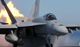 Video: Tiêm kích trên hạm F/A-18 Hornet của Mỹ đáng sợ cỡ nào?