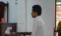 Được bé gái cho “yêu” hai thanh niên vướng vòng lao lý