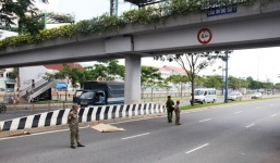 Đang đi bộ, bất ngờ người đàn ông nhảy cầu tự tử