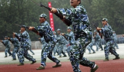 Hiện đại hóa quốc phòng, Trung Quốc trang bị cho lính cả giày khử mùi