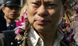 Cậu bé mồ côi thành tỷ phú kiếm hơn 21 nghìn tỷ /4 tháng