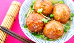 Cách làm xíu mại sốt cà chua tuyệt ngon ngay tại nhà