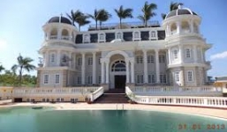 Biệt thự 'khủng' của đại gia ôm 1600 tỉ nợ bỏ trốn
