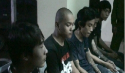 Triệt phá nhóm bảo kê 'chân dài' phục vụ ở các quán karaoke