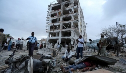 Video: Đánh bom liều chết tại khách sạn Somali, hàng chục người thương vong