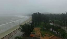 Hơn 1.600 khách du lịch mắc kẹt tại đảo Cô Tô và Quan Lạn