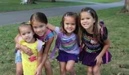 Mẹ bị ung thư gửi gắm con cho bạn thân trước khi chết