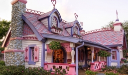 Những ngôi nhà 'huyền bí' bước ra từ thế giới cổ tích