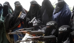 IS chặt đầu phụ nữ làm quà cưới cho 'nữ thẩm phán'