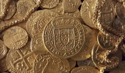 Lặn biển, phát hiện kho vàng triệu đô trong chiếc tàu đắm