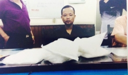 Mang 1 tỷ đồng mua 5kg ma túy đá về Việt Nam tiêu thụ