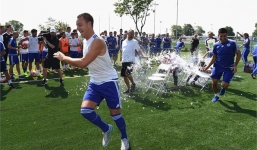 John Terry rất tỉnh đòn trước trò 'chơi khăm' của Mourinho