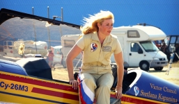 Su-26 nhào lộn ngoạn mục dưới tay lái của “bông hồng bay” nước Nga