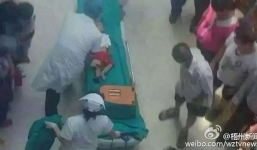 Thương xót bé 1 tuổi bị thang cuốn siêu thị “nuốt” cánh tay