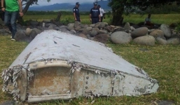 Cận cảnh mảnh vỡ 'khẳng định của máy bay MH370'