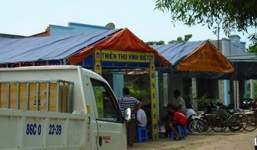 Đang tâm sự với người yêu bỗng lao xuống biển tự tử