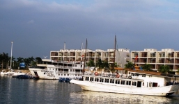 'Chúa đảo” Tuần Châu mời người dân ăn ở miễn phí tại khách sạn 4 sao