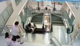 Video: Lý giải nguyên nhân thang cuốn “nuốt chửng” người