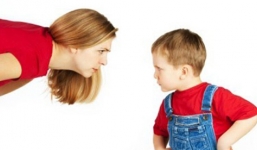 Những dấu hiệu cho thấy trẻ mắc thói xấu 'bắt nạt'... cha mẹ