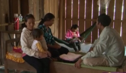 Nữ sinh lớp 9 bỏ học sinh con