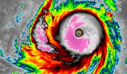 Siêu bão mạnh nhất năm 2015 đang tiến thẳng vào Đông Á