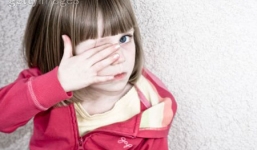 10 điều cha mẹ tuyệt đối không nên làm trước mặt trẻ