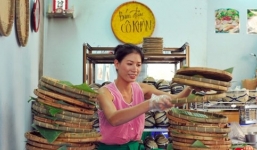 Những nghề tay trái hái trăm triệu của sao Việt