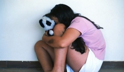 Đốt đuốc lên núi truy bắt “yêu râu xanh” xâm hại bé gái giữa đồng