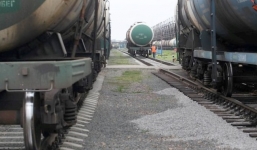 'Tự sướng' trên nóc toa tàu, thiếu nữ bị điện giật chết