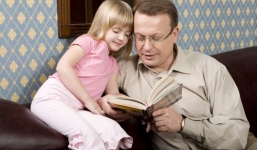 Câu chuyện thú vị về 'chiến thuật' của ông bố giúp con thích đọc sách