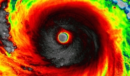 NASA cảnh báo siêu bão Soudelor sẽ gây ra sóng 'tử thần'