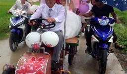 Rước dâu bằng 'xe mui trần' làm 'náo loạn' vùng quê Nghệ An