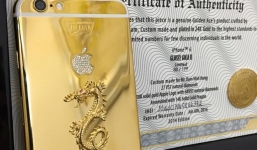 Những món đồ dát vàng, kim cương khẳng định đẳng cấp sao Việt