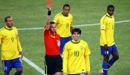 Video: Những tình huống nhận thẻ đỏ khôi hài nhất trong lịch sử bóng đá