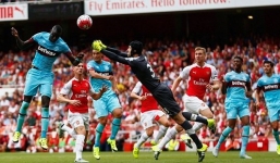 Video bàn thắng: Arsenal nhận thất bại đầu tiên của mùa giải trước West Ham