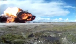 Cận cảnh phát động tấn công không đối đất của 'chim ưng' F-16