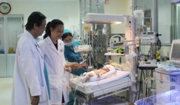 Bé sơ sinh bị đâm: Người mẹ đau đớn nhớ lại cảnh kinh hoàng